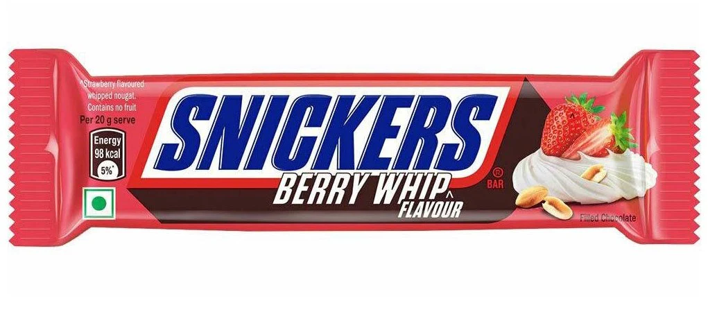 Ontdek nu ook SNICKERS Berry Whip; een SNICKERS bar gevuld met aardbeien nougat! Net even anders, en lekkerder dan de normale SNICKERS.